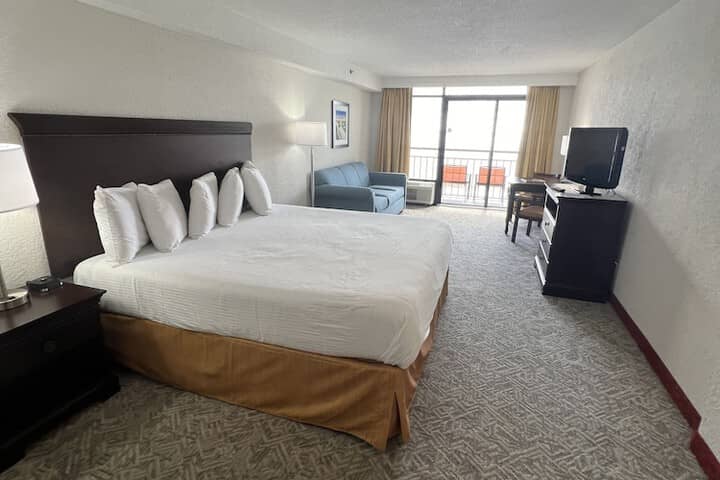 Room 3 of 44
